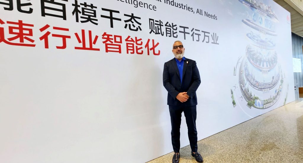 Omar Arab en el Huawei Connect