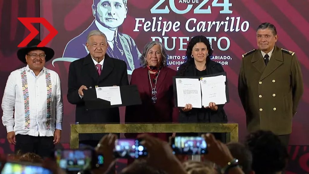 AMLO promulga reformas que integran la Guardia Nacional a la Sedena y reconocen los derechos de los pueblos indígenas.