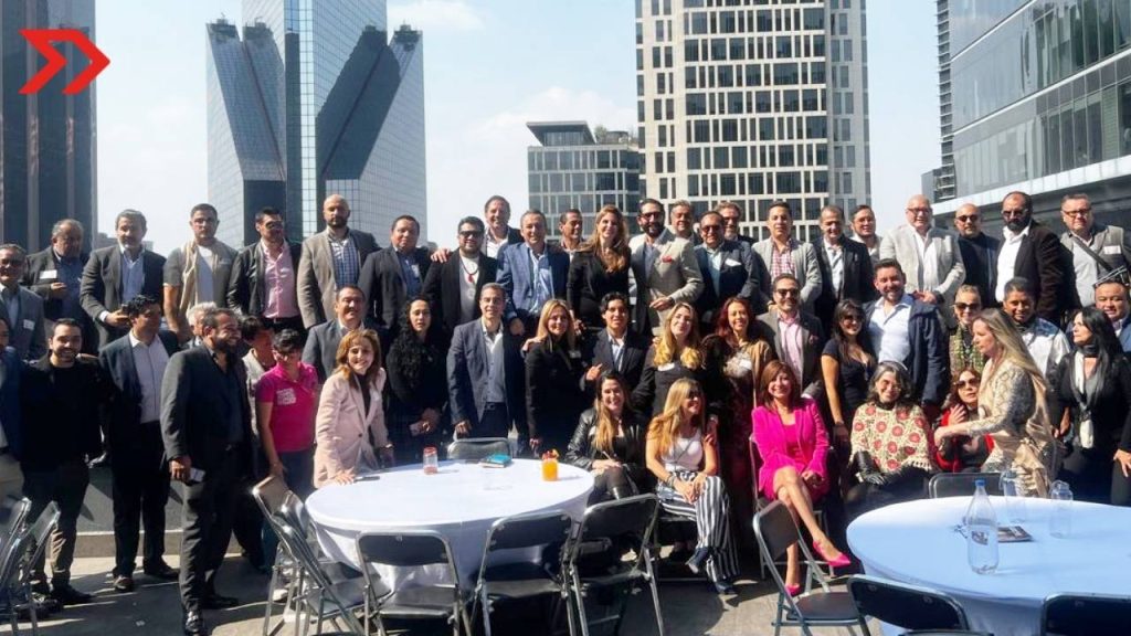 Empresarios y emprendedores mexicanos se unieron en "Tribu de Éxito" para networking, asesoría y oportunidades de crecimiento.