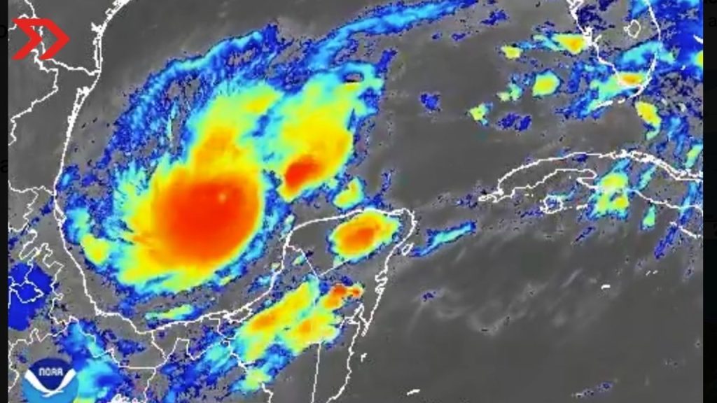 Huracán Milton categoría 5 avanza en el Golfo de México con vientos de 240 km/h, afectando Yucatán y Florida.