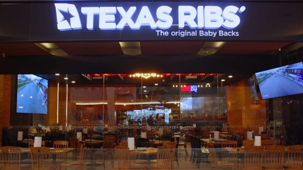 TEXAS RIBS® es un restaurante de comida americana que se distingue por servir insuperables y deliciosas costillas BBQ en un ambiente texano