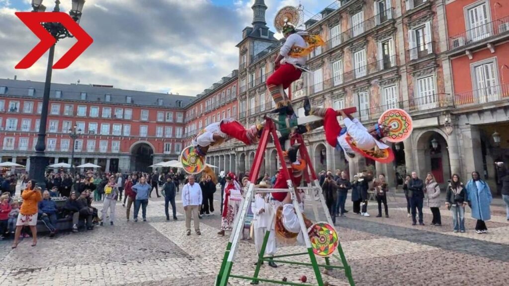 Voladores de Papantla deslumbran en Madrid con su danza única, llevando la magia y tradición de Veracruz al mundo.