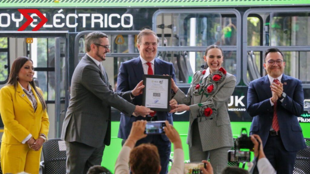 Taruk, el primer colectivo eléctrico mexicano, inaugurado por Marcelo Ebrard, cuenta con innovación en movilidad sustentable.