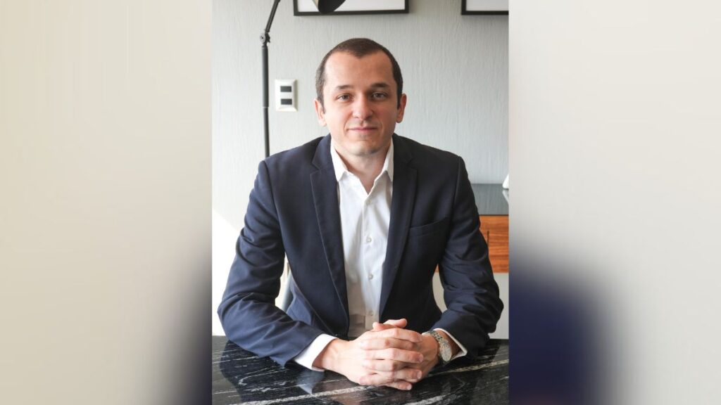 Cabe destacar también que nuestra oficina en México centraliza las operaciones comerciales en todos los países hispanoparlantes