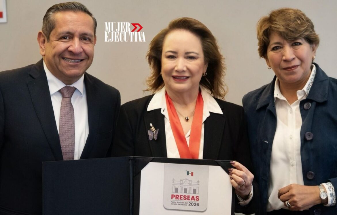 Reconocen a Ministra Yasmín Esquivel Mossa con Presea “José Domingo Rus”