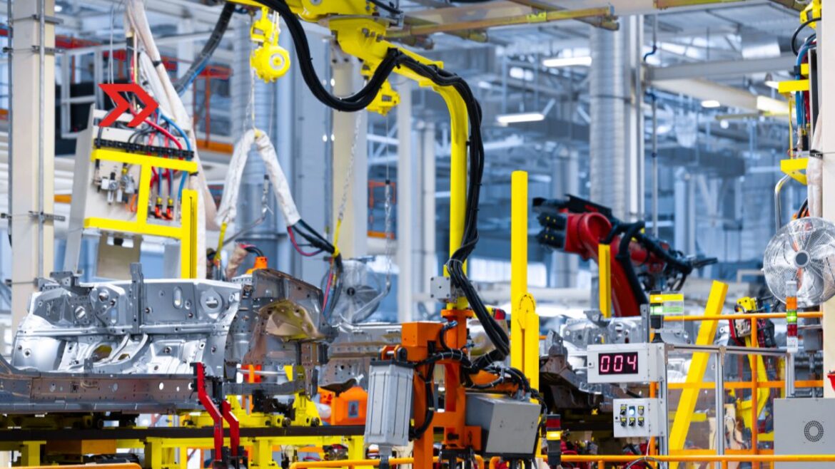 Actividad industrial de México retrocedió 0.8% en mayo