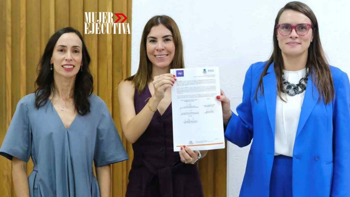 Firman convenio para impulsar la inclusión financiera y tecnológica de las mujeres